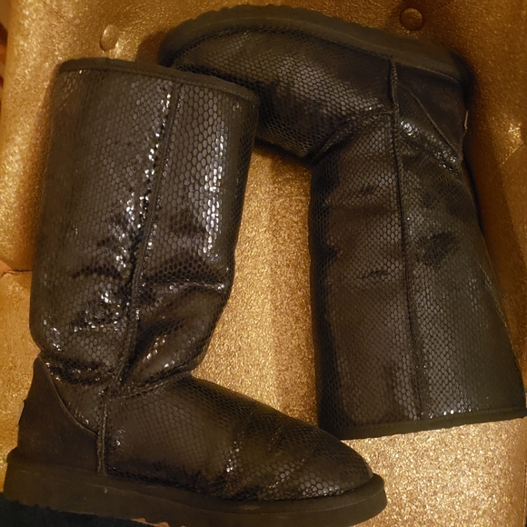 Ugg Boots - Picture 5 of 7